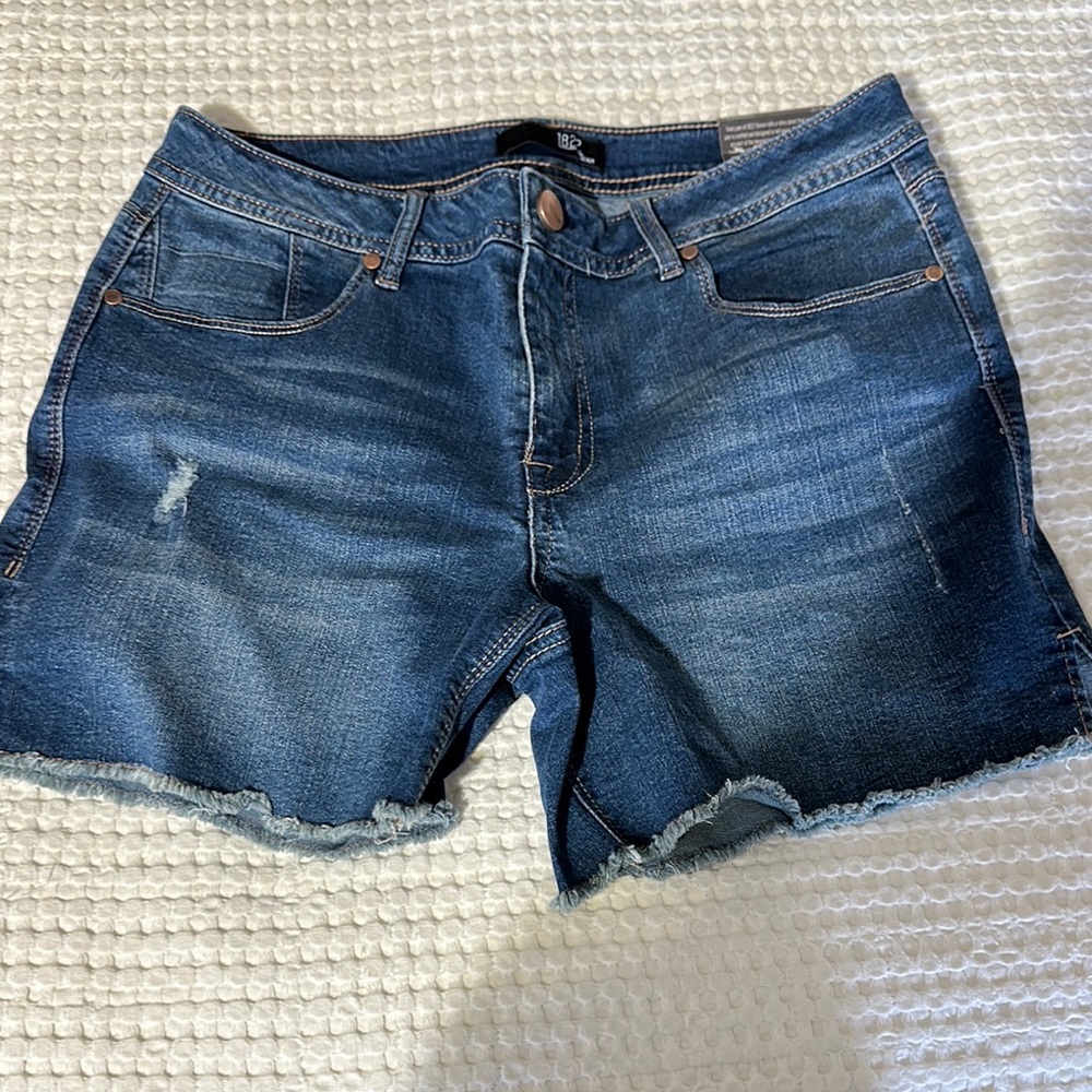 1822 Denim Medium Blue Frayed Hem Jean Shorts